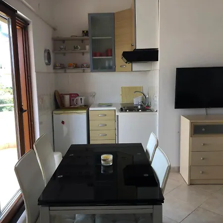 Apartments Tomic Premantura Exterior photo